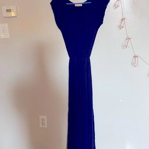 Navy blue maxi cotton dress.